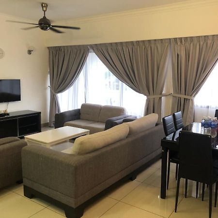 Beach Resort 7 Home Stay Sri Sayang Apartment Batu Ferringhi 3Bedroom Kültér fotó
