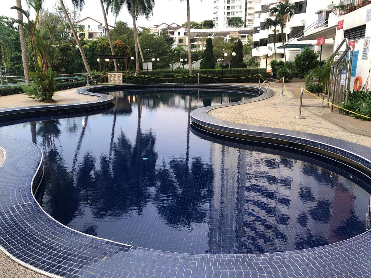 Beach Resort 7 Home Stay Sri Sayang Apartment Batu Ferringhi 3Bedroom Kültér fotó