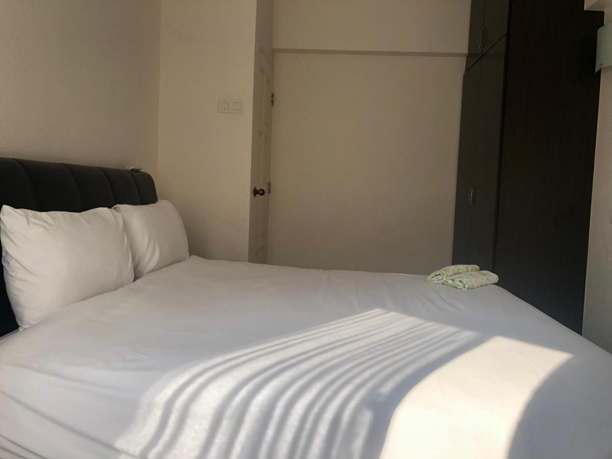 Beach Resort 7 Home Stay Sri Sayang Apartment Batu Ferringhi 3Bedroom Kültér fotó
