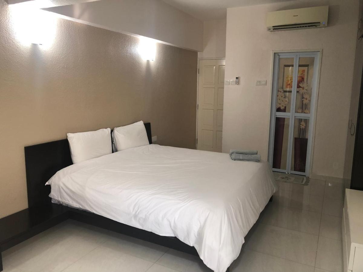 Beach Resort 7 Home Stay Sri Sayang Apartment Batu Ferringhi 3Bedroom Kültér fotó
