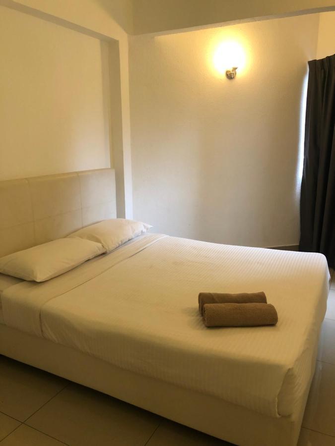 Beach Resort 7 Home Stay Sri Sayang Apartment Batu Ferringhi 3Bedroom Kültér fotó