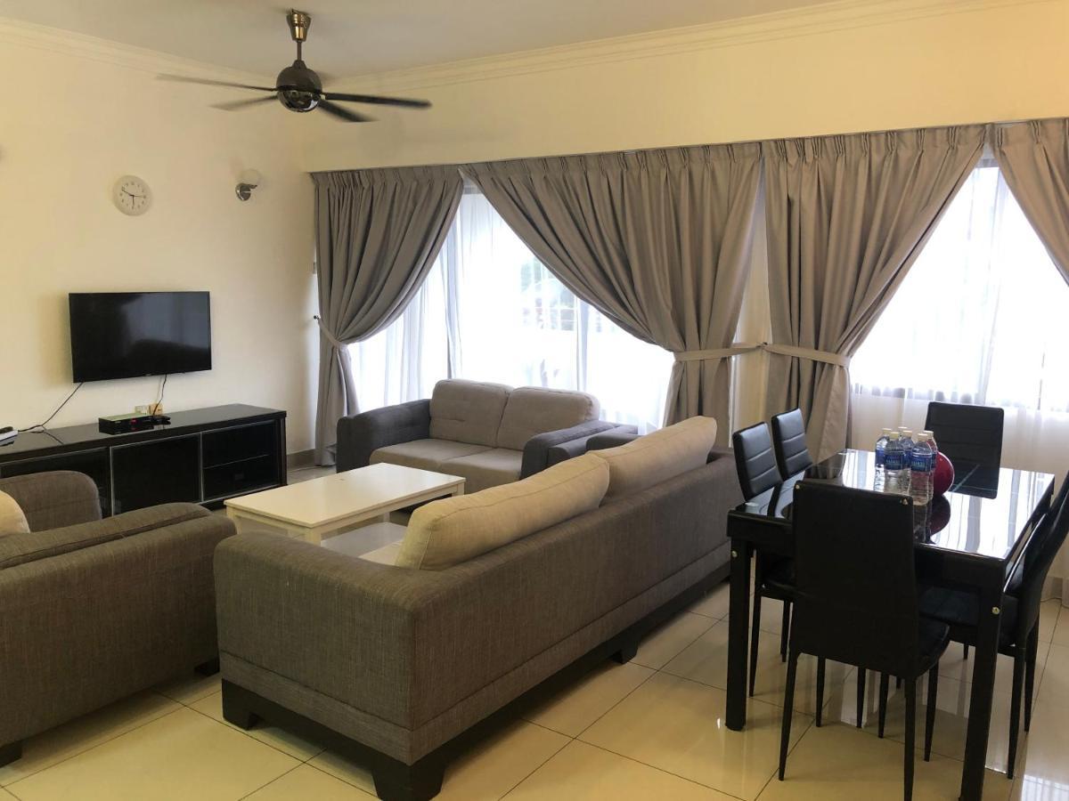 Beach Resort 7 Home Stay Sri Sayang Apartment Batu Ferringhi 3Bedroom Kültér fotó