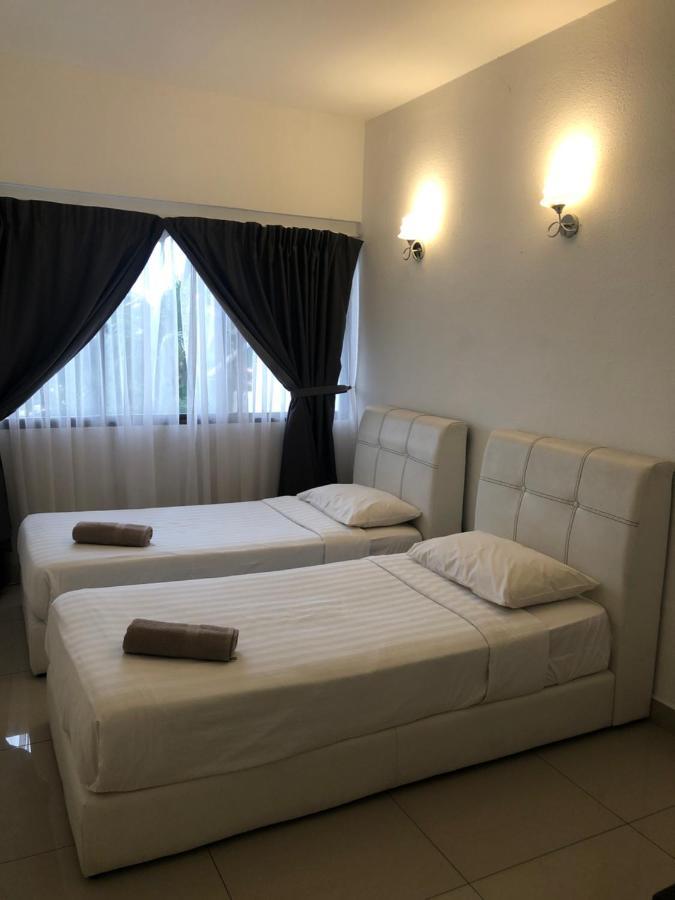 Beach Resort 7 Home Stay Sri Sayang Apartment Batu Ferringhi 3Bedroom Kültér fotó
