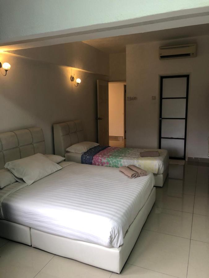 Beach Resort 7 Home Stay Sri Sayang Apartment Batu Ferringhi 3Bedroom Kültér fotó