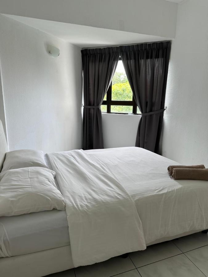Beach Resort 7 Home Stay Sri Sayang Apartment Batu Ferringhi 3Bedroom Kültér fotó
