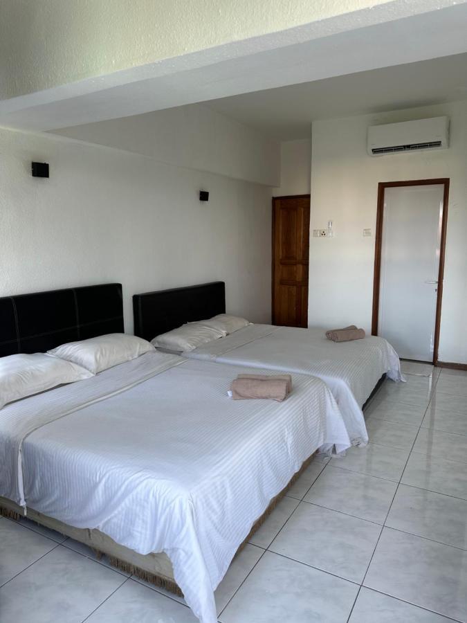 Beach Resort 7 Home Stay Sri Sayang Apartment Batu Ferringhi 3Bedroom Kültér fotó